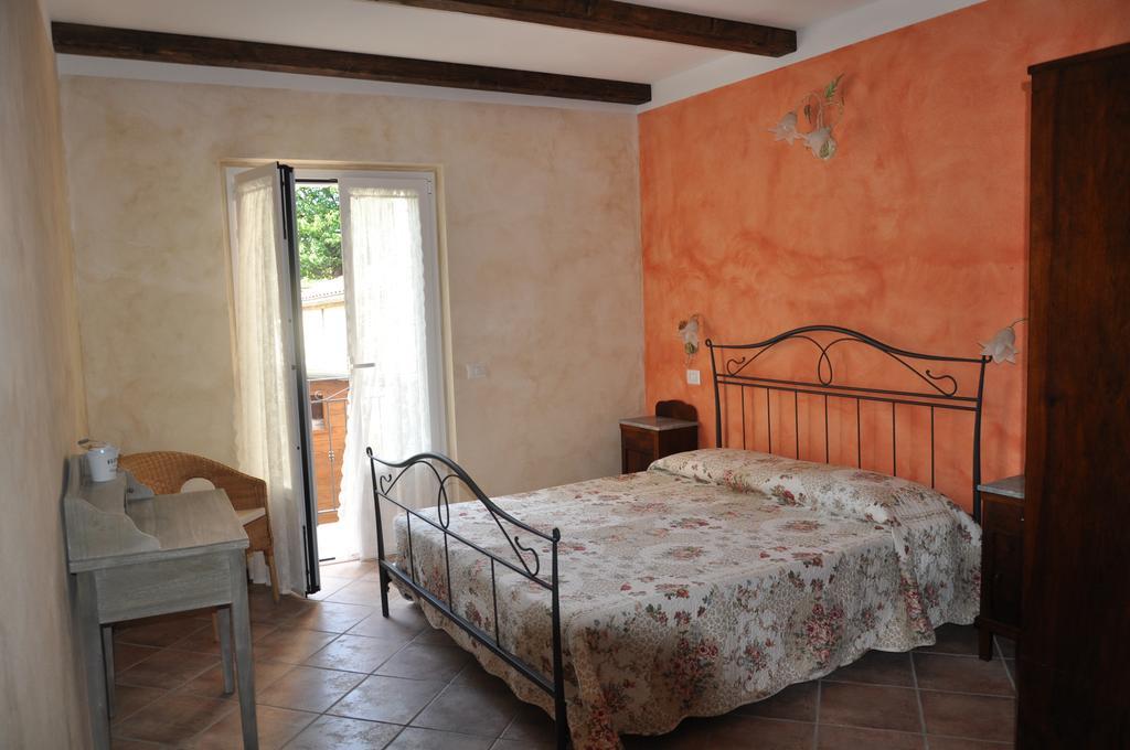 بافينو B&B Il Feriolo الغرفة الصورة
